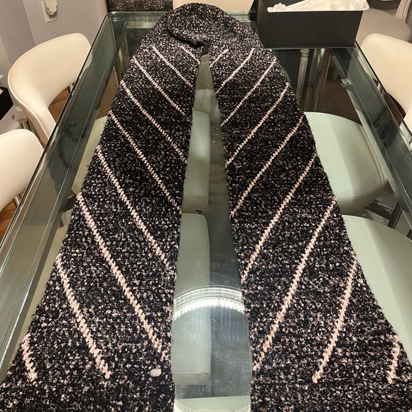 Chanel Scarf - Picture 1 of 10